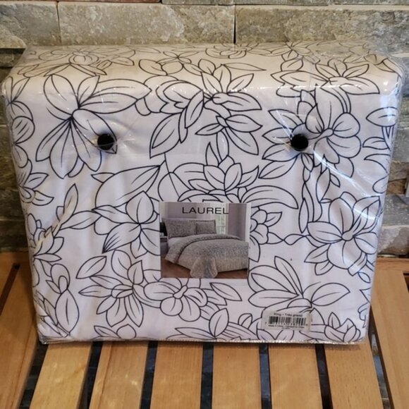 Millano Laurel 3-Piece Duvet Cover Set - Picture 2 of 3